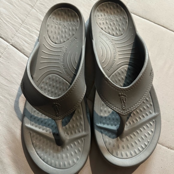 Miusol Men's Sandals in Light Gray - Picture 9 of 12